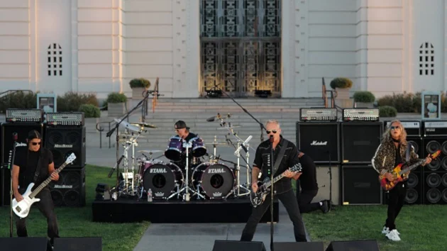 Metallica announces tiny concert in the Hamptons