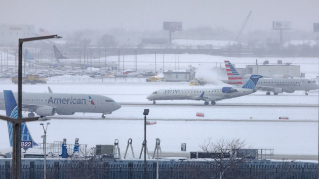 Hundreds of flights canceled as winter storm hits Midwest, Chicago’s O’Hare
