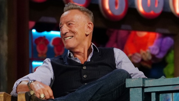 Bruce Springsteen makes surprise appearance at The Stone Pony